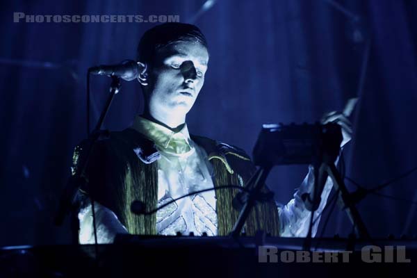 TOTALLY ENORMOUS EXTINCT DINOSAURS - 2012-11-03 - PARIS - Grande Halle de La Villette - 